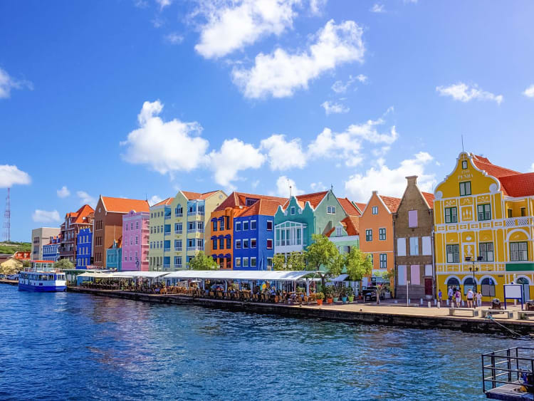 Willemstad, Cura&ccedil;ao &ndash; Bunte Kolonialh&auml;user am Hafen