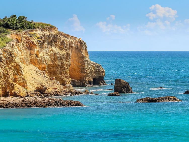 Cabo Rojo, Dominikanische Republik - Goldene Klippen treffen auf t&uuml;rkisblaues Meer