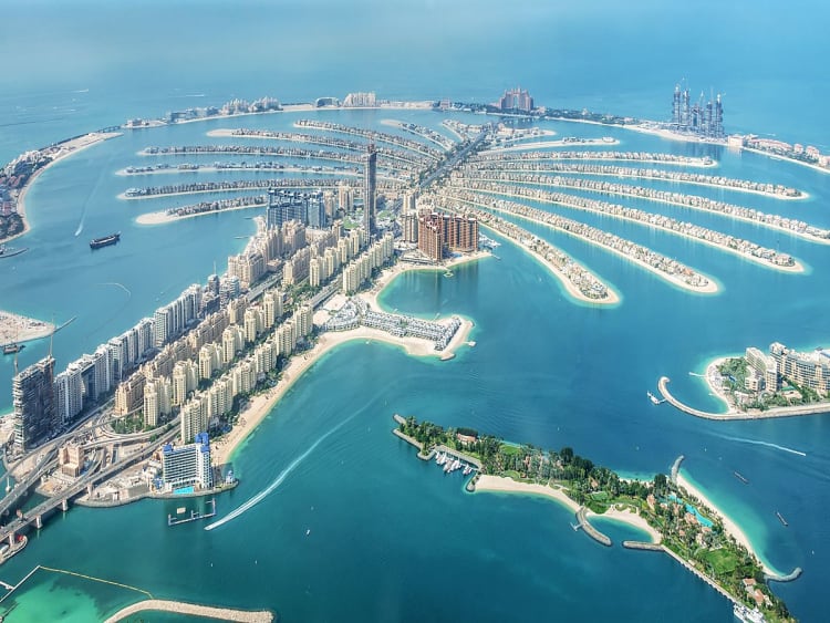 Dubai, VAE &ndash; Blick auf die ber&uuml;hmte Palmeninsel mit Luxusresorts und Villen