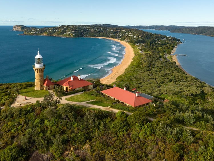 Cape York, Australien &ndash; Historischer Leuchtturm am Cape mit Blick auf die K&uuml;ste