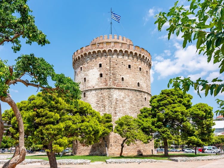 Thessaloniki, Griechenland &ndash; Historischer Wachturm als Wahrzeichen der Stadt.