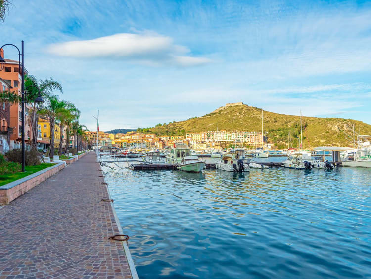Porto Ercole, Italien &ndash; K&uuml;stenhafen am Monte Argentario