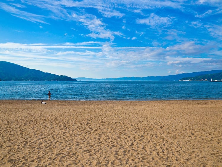 Tsuruga, Japon &ndash; Grande plage de sable sur la c&ocirc;te japonaise
