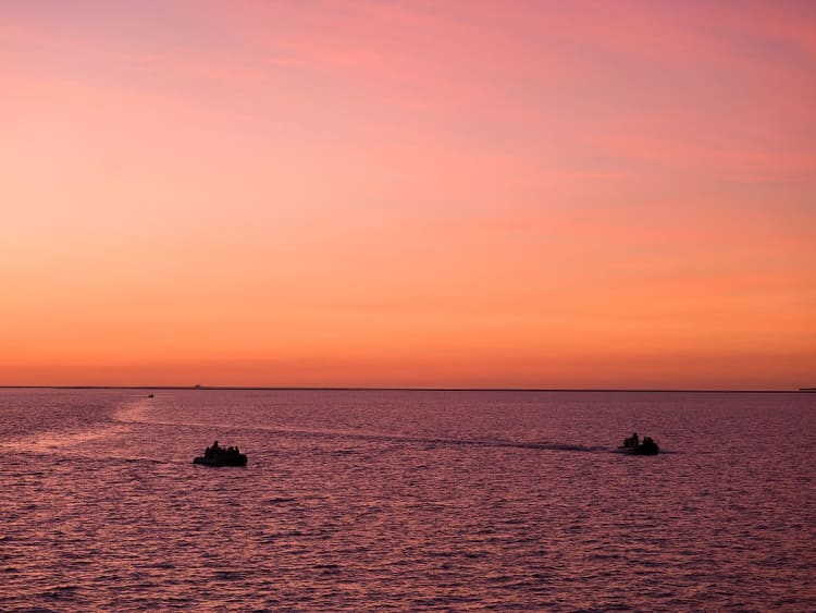 Montgomery Reef, Australie &ndash; Eaux du r&eacute;cif dans la lumi&egrave;re du soir
