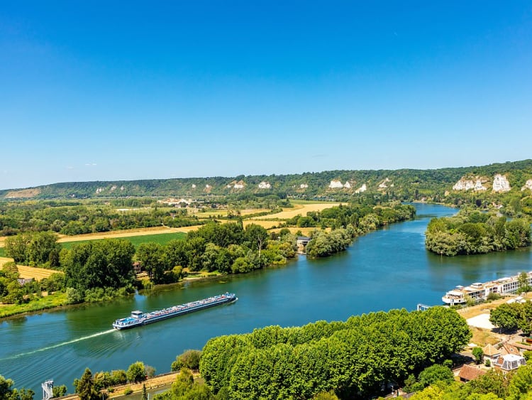 Les Andelys, Frankreich &ndash; Seine-Schleife zwischen gr&uuml;nen H&uuml;geln und Kalksteinfelsen