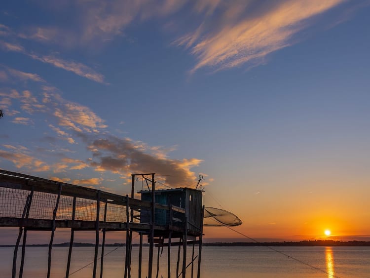Pauillac, Frankreich &ndash; H&ouml;lzerner Carrelet am Gironde-Ufer