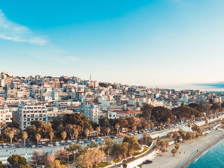 Reggio di Calabria, Italien &ndash; Panoramablick &uuml;ber die K&uuml;stenstadt und das Meer