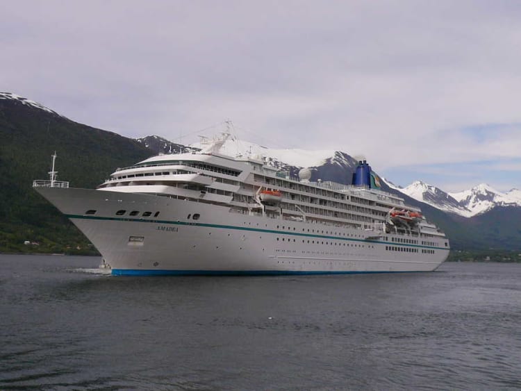 Amadea Kreuzfahrten, Deckplan und Schiffsbewertungen