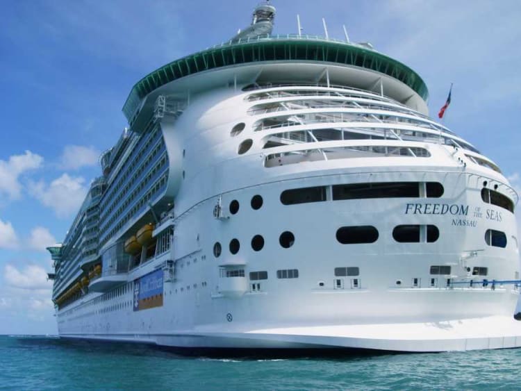 Freedom of the Seas Kreuzfahrten, Deckplan und Schiffsbewertungen