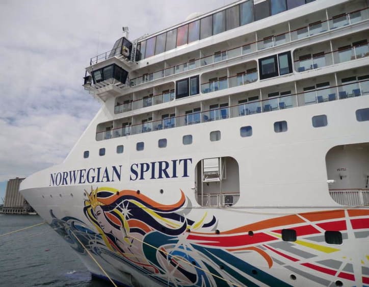 Norwegian Spirit Kreuzfahrten, Schiffsbewertungen und Deckplan