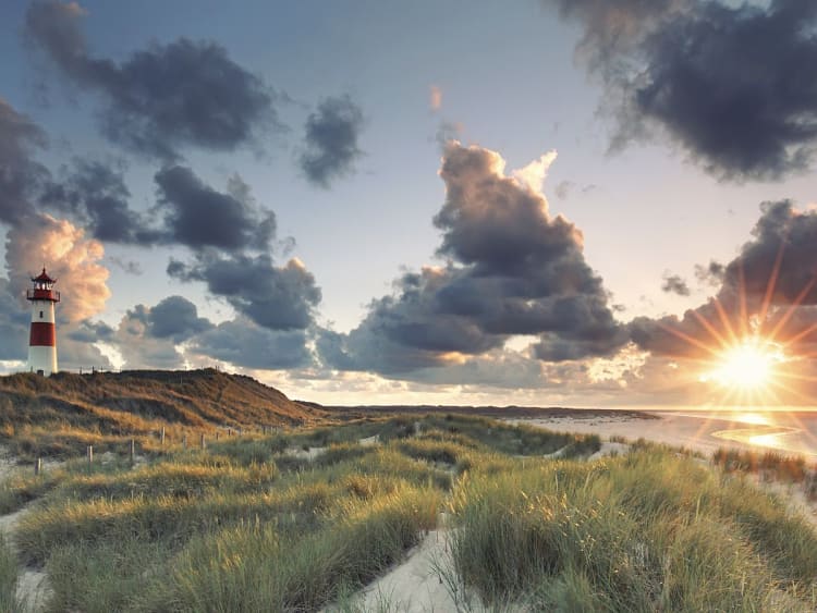 Hapag-Lloyd - HANSEATIC spirit - Image 1