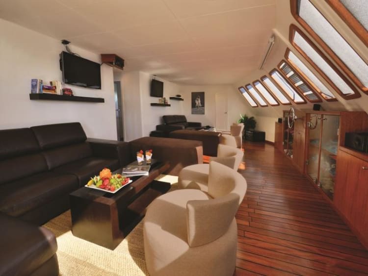 Celebrity Xploration cruises, deck plan and ship reviews