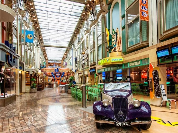 Royal Caribbean Int. - Adventure of the Seas - Image 7