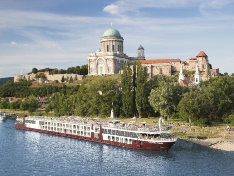 KD Cruise Services Ltd. - Excellence Melodia - Bild 1