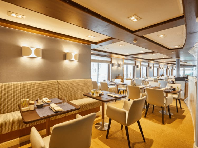 Hapag-Lloyd - HANSEATIC nature - Picture 17