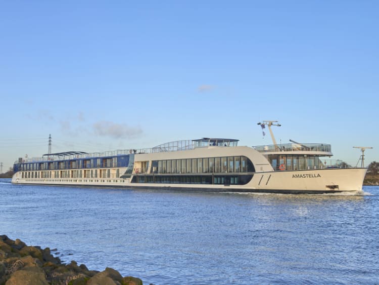 Ijssel River Cruise Roundtrip from Amsterdam