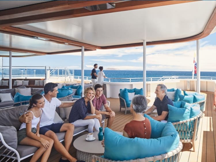 Celebrity Flora Kreuzfahrten, Schiffsbewertungen und Deckplan