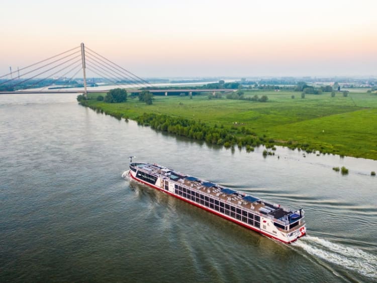 tui cruises mein schiff 1 bremerhaven