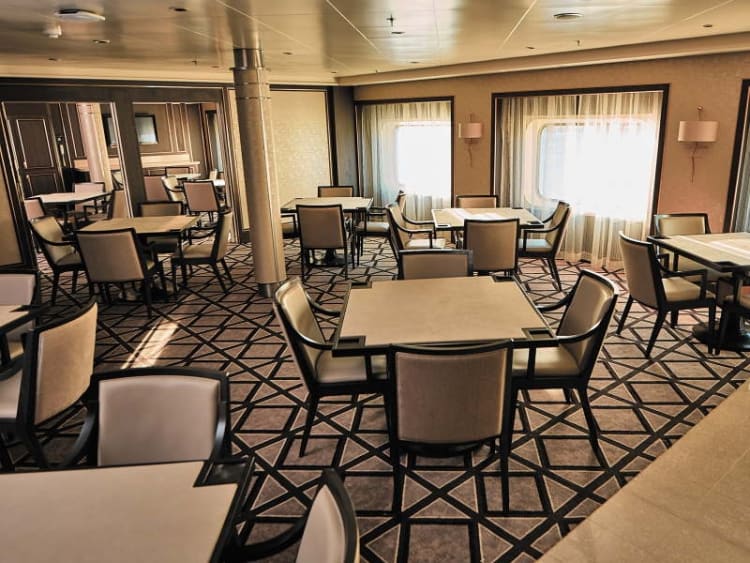 Seven Seas Voyager: Card Room