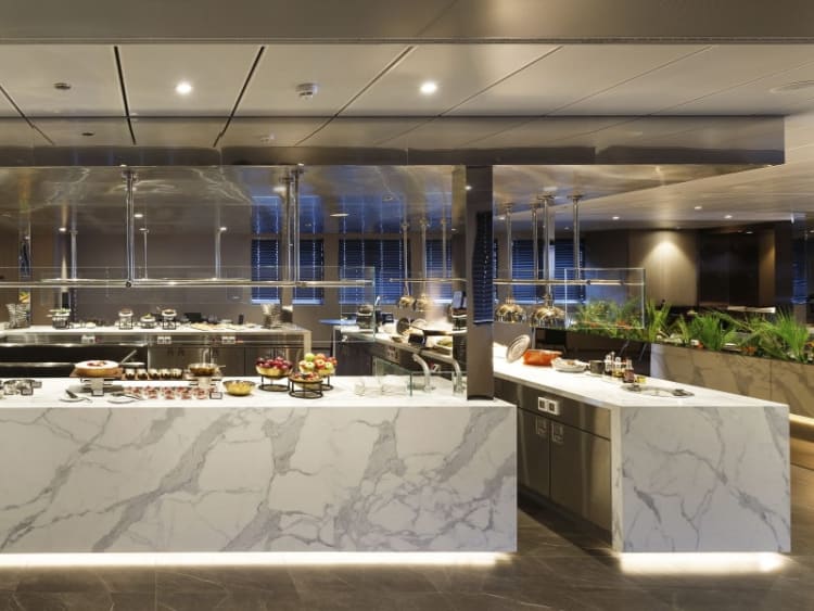 Emerald Azzurra: La Cucina