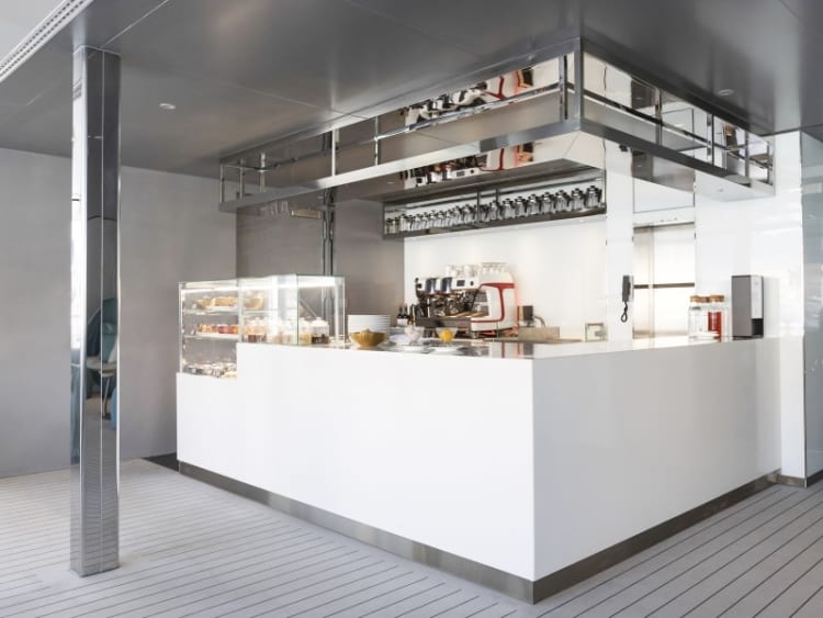 Emerald Azzurra: Aqua Caf&eacute;