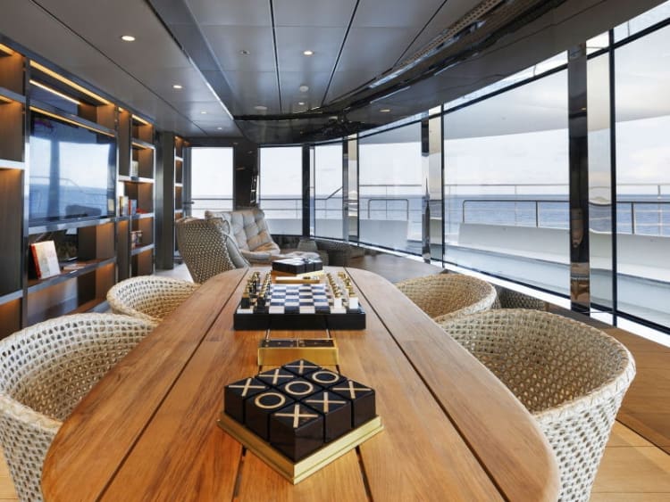 Emerald Azzurra: Observation Lounge