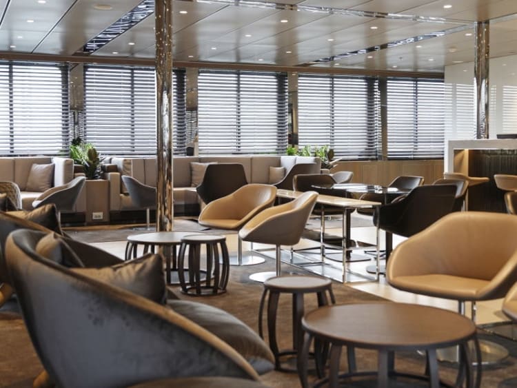 Emerald Sakara: Amici Lounge