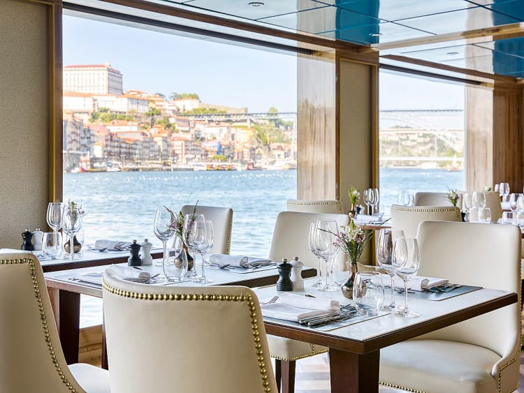 Uniworld River Cruises - S&atilde;o Gabriel - Bild 6