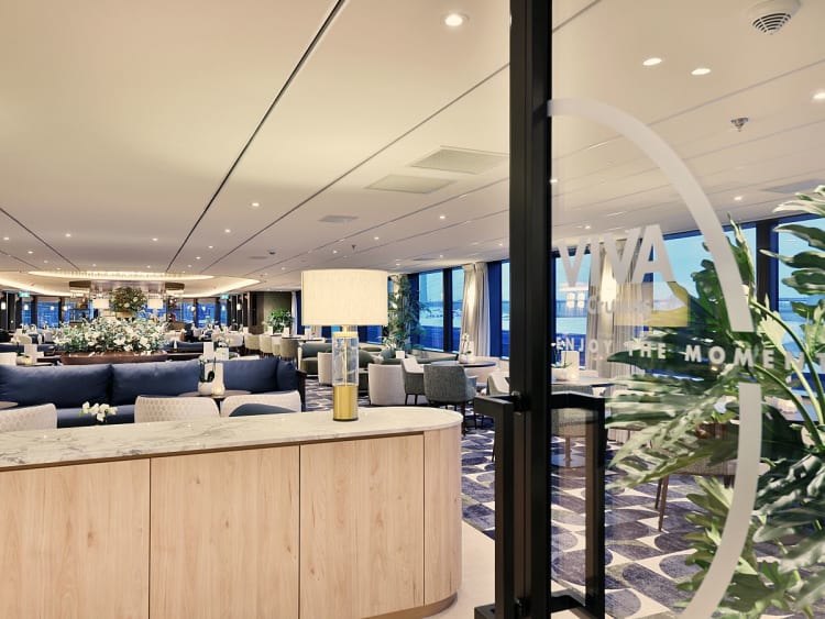 VIVA ONE: Eingang zur Lounge