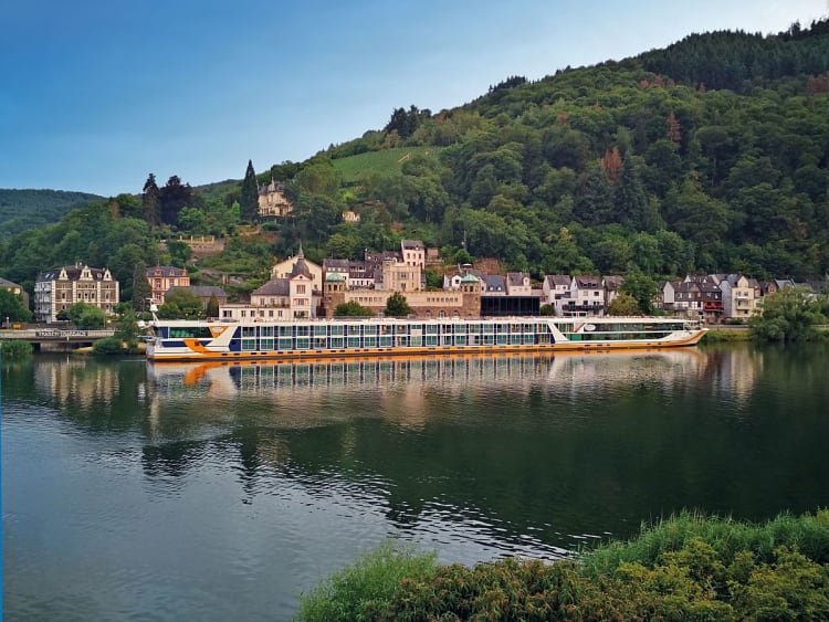 VistaStar: Exterior view