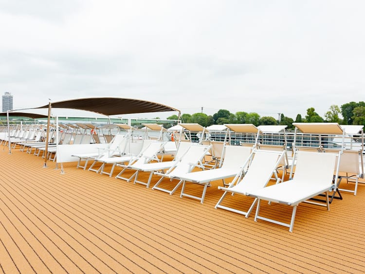 VistaStar: Sun deck