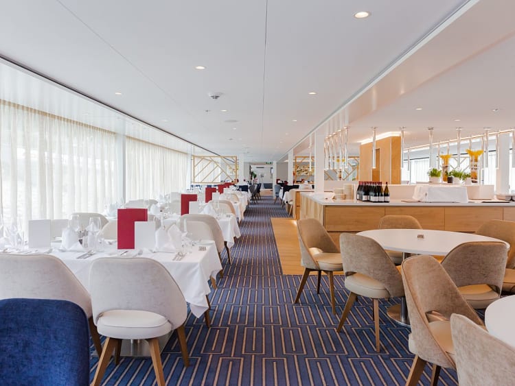 VistaStar: Restaurant