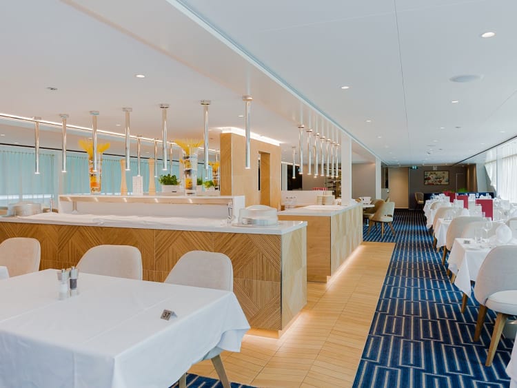 VistaStar: Restaurant