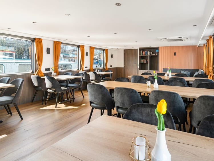 Anna van Aemstel: Restaurant