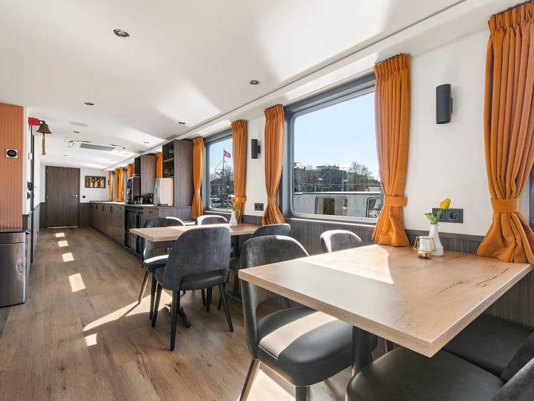 Anna van Aemstel: Restaurant