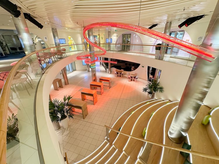 AIDAprima: AIDA Plaza