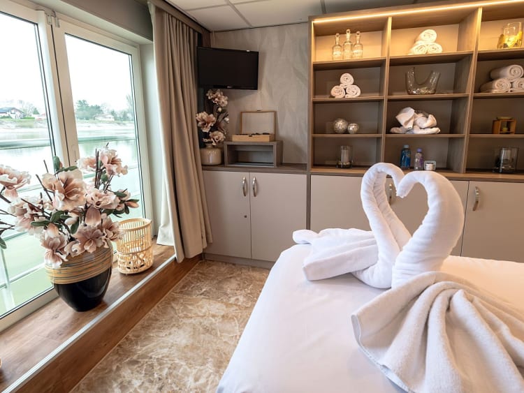 DCS Amethyst 1: Wellnessbereich