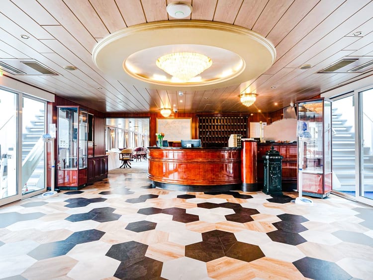 DCS Amethyst 2: Lichtdurchflutete Rezeption