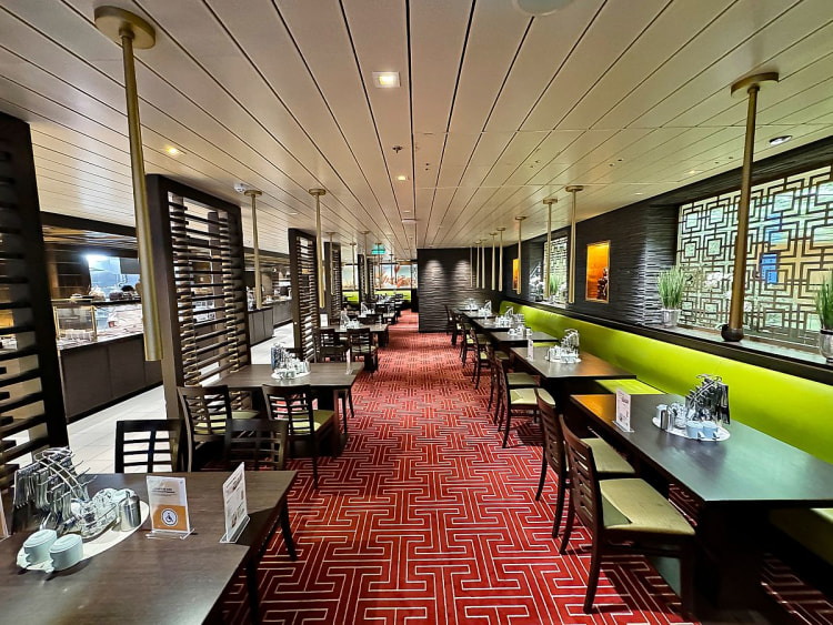 AIDAcosma: Asia Restaurant The East