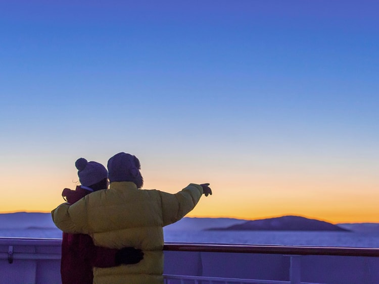 Finnmarken: Passagiere an Deck