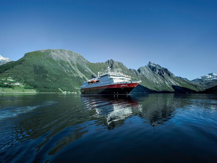 Nordlys: Schiff Aussenansicht