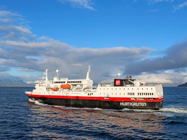 Vesteralen: Postschiff auf See