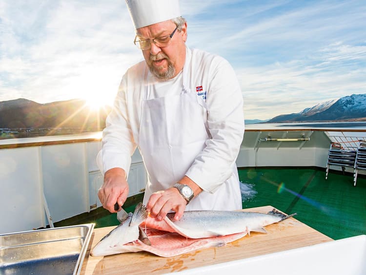 Vesteralen: K&uuml;chenchef an Deck