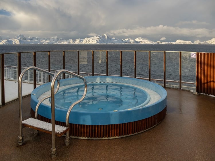 Midnatsol: Whirlpool an Deck