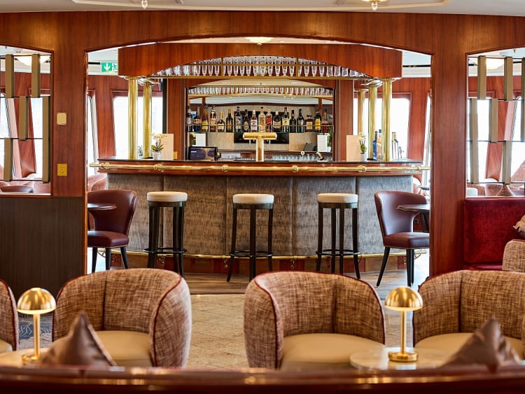 VIVA RUBY: Bar und Lounge