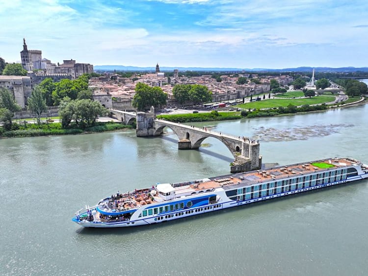 Rhone River Cruise Roundtrip from Lyon