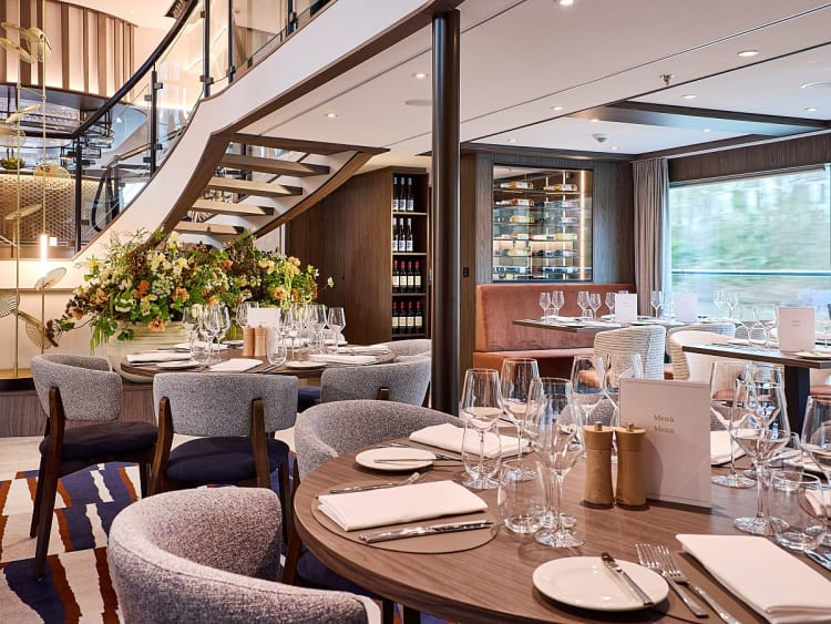 VIVA ENJOY: Bar & Restaurant