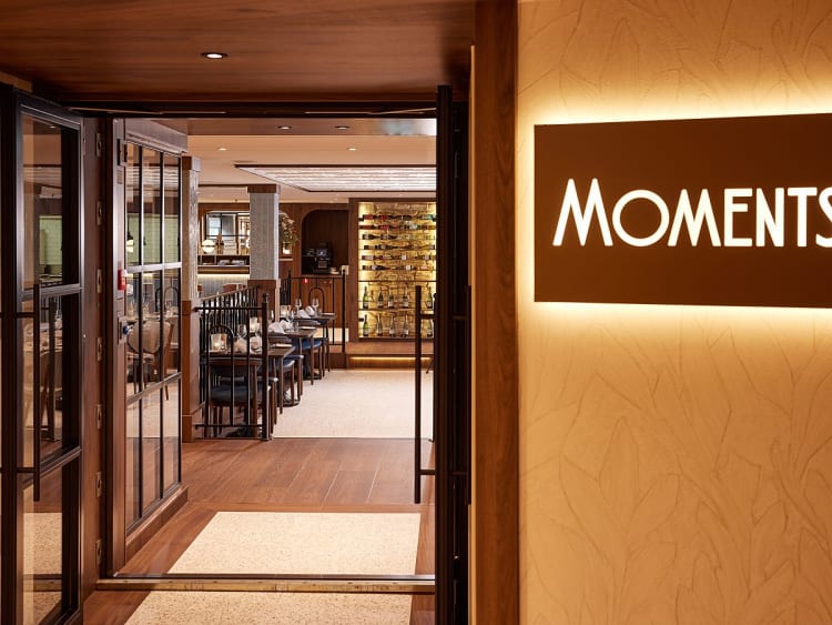 VIVA TWO: Restaurant Moments