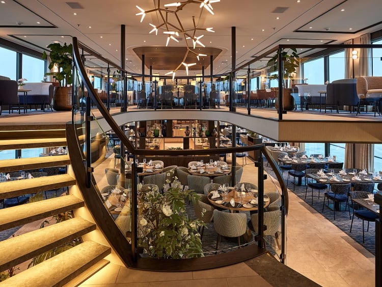 VIVA TWO: Lounge & Restaurant