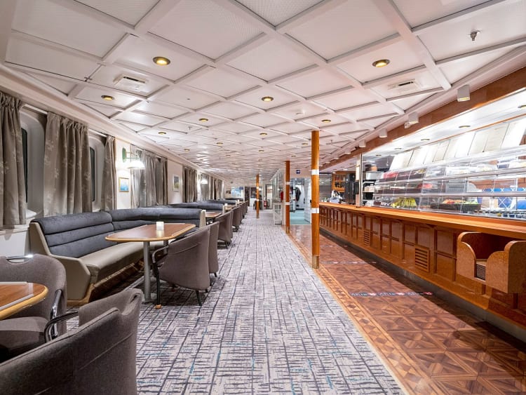 Vesteralen: Caf&eacute; an Bord